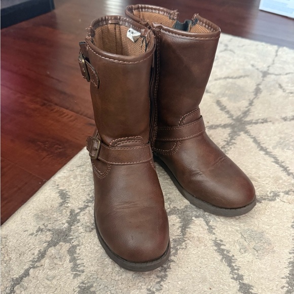 Brown boots 👢 - Picture 2 of 5